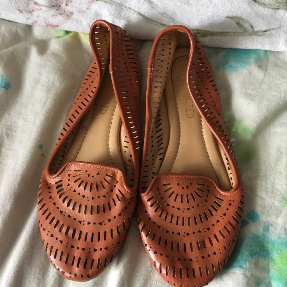 Vegan leather cut out flats